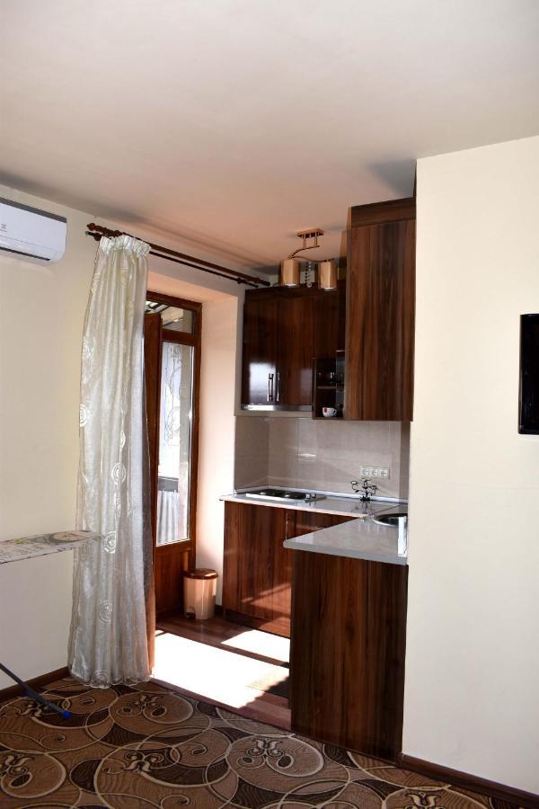 Напротив Спортивно-Концертного Комплекса Apartment Yerevan Bagian luar foto