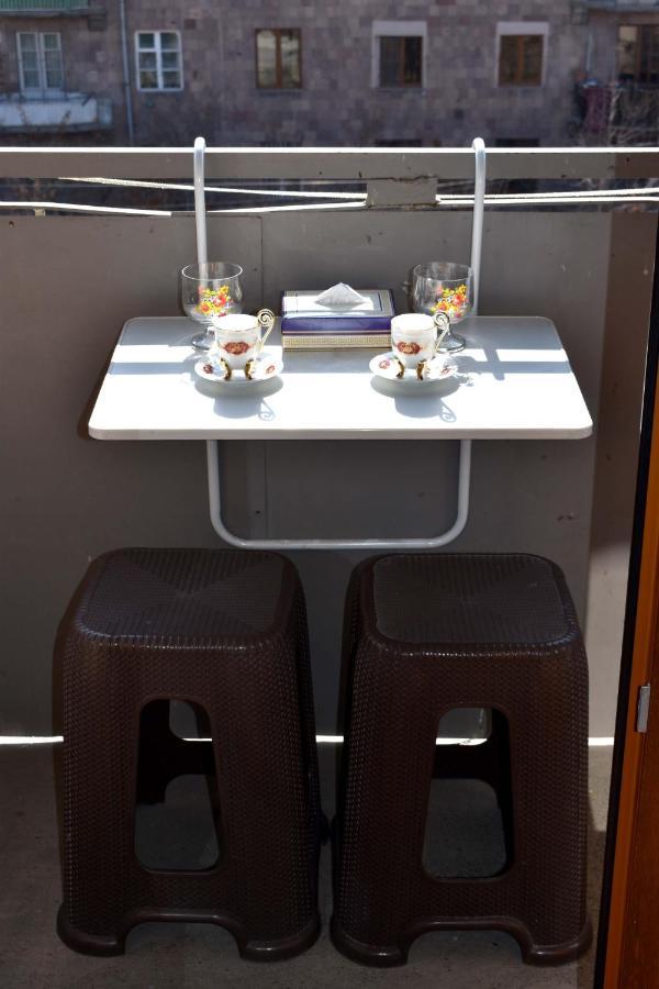 Напротив Спортивно-Концертного Комплекса Apartment Yerevan Bagian luar foto